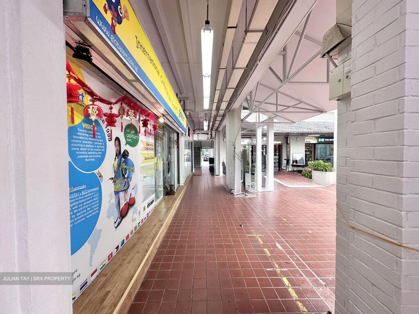 Hougang Street 21 (D19), Shop House #522527201